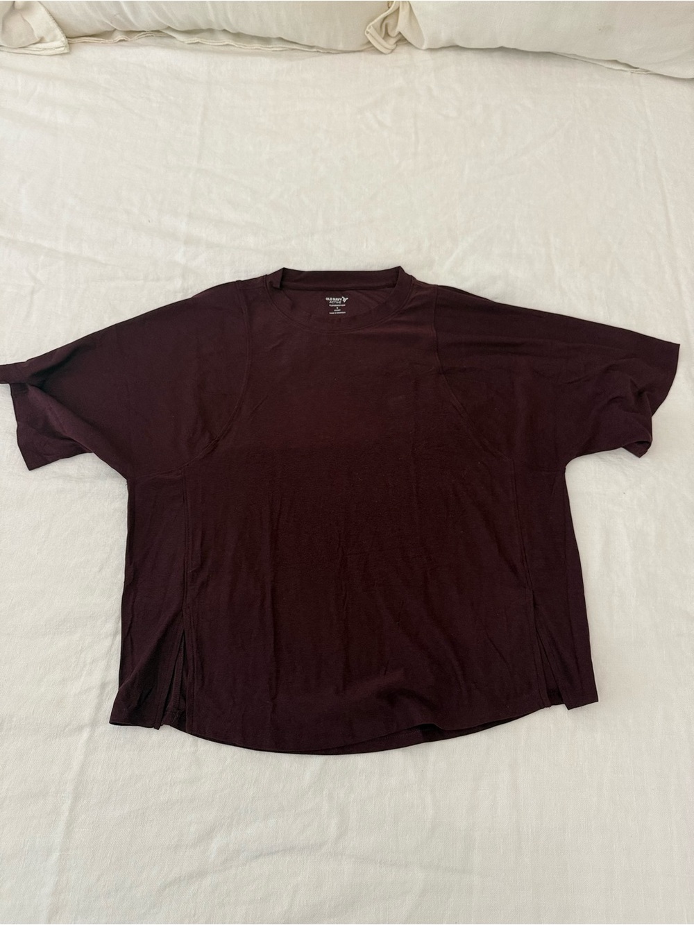 Old Navy Women's Short Sleeve Crew Tee in Dark Burgundy